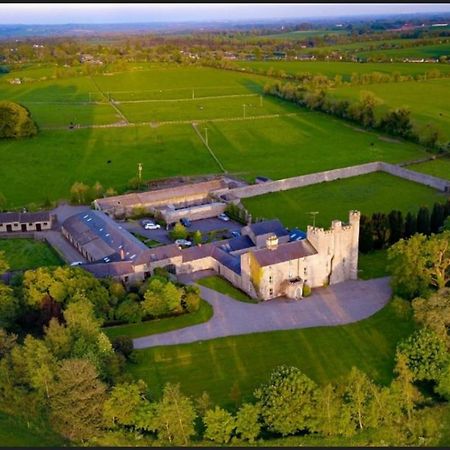 Skryne Castle Guest House Ross Cross Roads Exterior photo